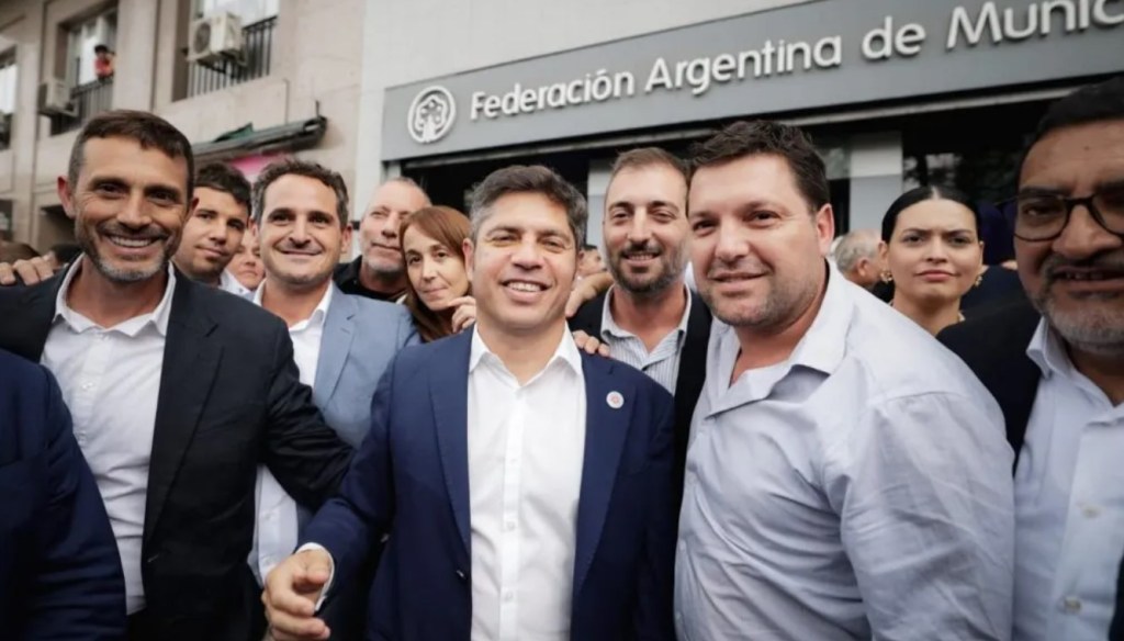 Intendentes santafesinos junto a Axel Kicillof