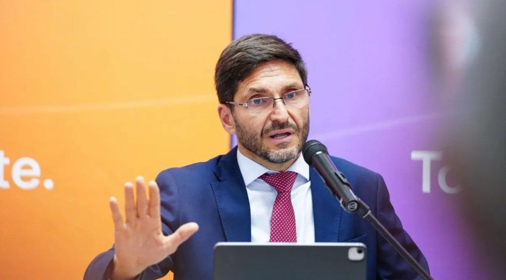 Maximiliano Pullaro hablando sobre las PASO en Santa Fe