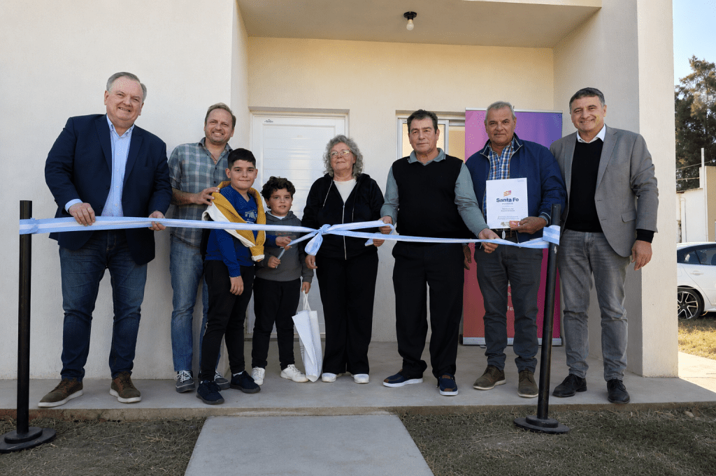 Entregaron viviendas en Suardi y Villa Trinidad