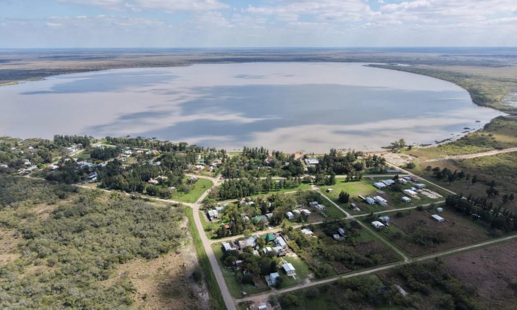 Vista de la Laguna La Verde, en el departamento San Cristóbal, donde avanzan nuevas obras de infraestructura y puesta en valor.
